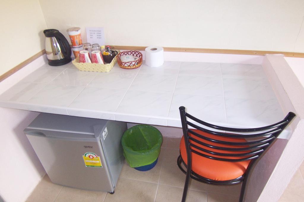プーケット エアポート オーバーナイト ホテル Nai Yang Beach 部屋 写真